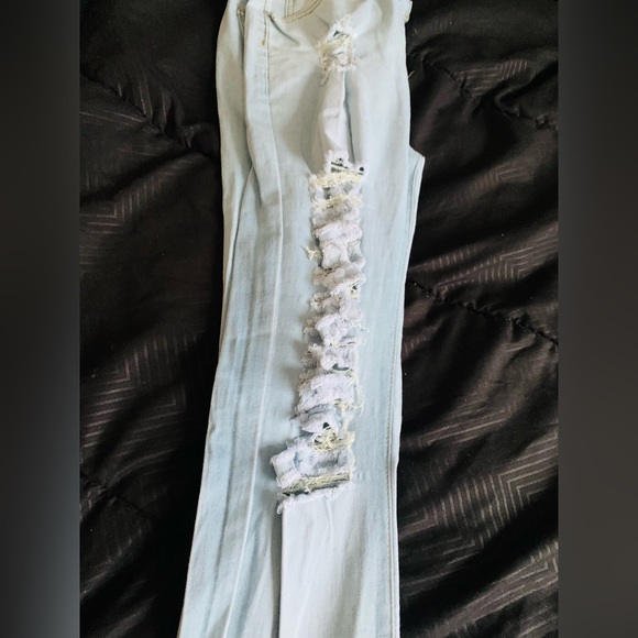 Ripped flare out jeans - Picture 6 of 7